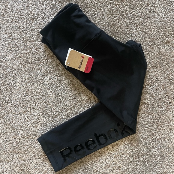 NWT Reebok Skinny Team High-rise Capri Black Logo Detail Size XS REW191LE16011 - Picture 6 of 16